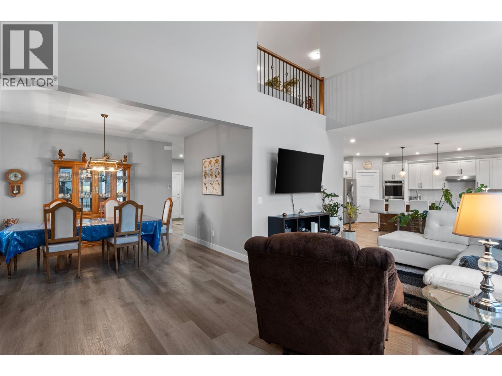 2244 Doubletree Crescent, Kamloops, BC - Indoor Photo Showing Living Room