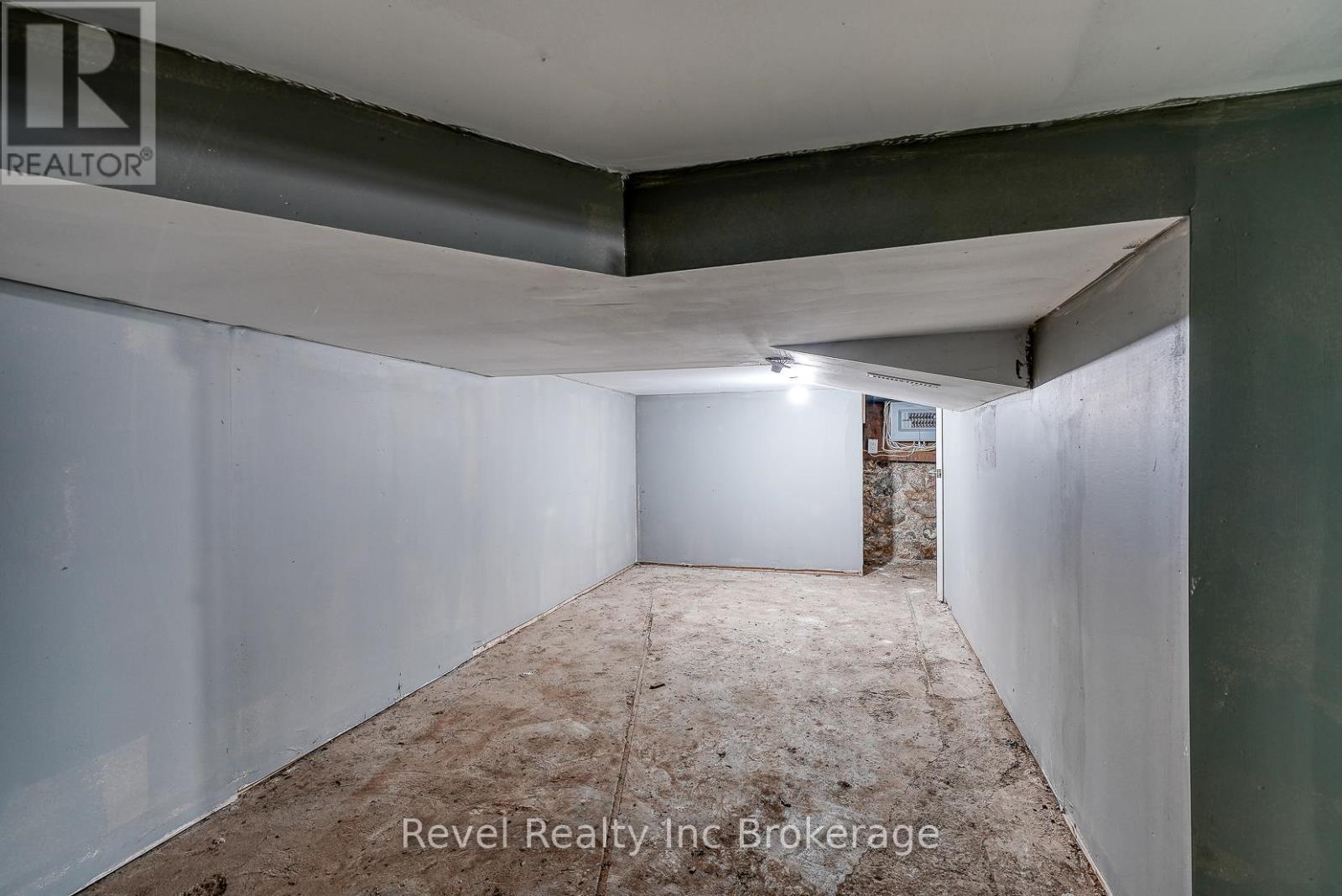 123 Charles Street E, Ingersoll (Ingersoll - South), ON - Indoor