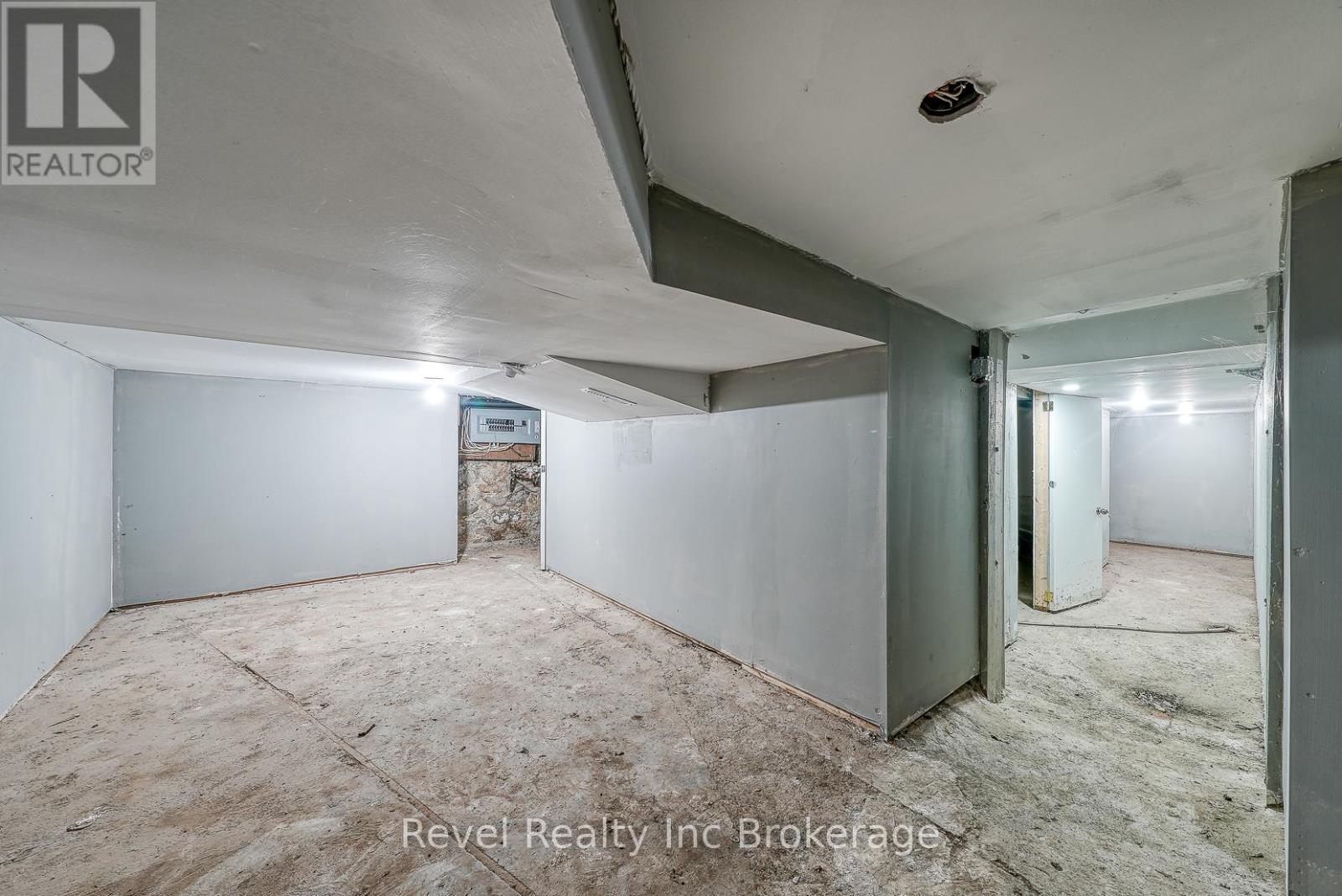 123 Charles Street E, Ingersoll (Ingersoll - South), ON - Indoor