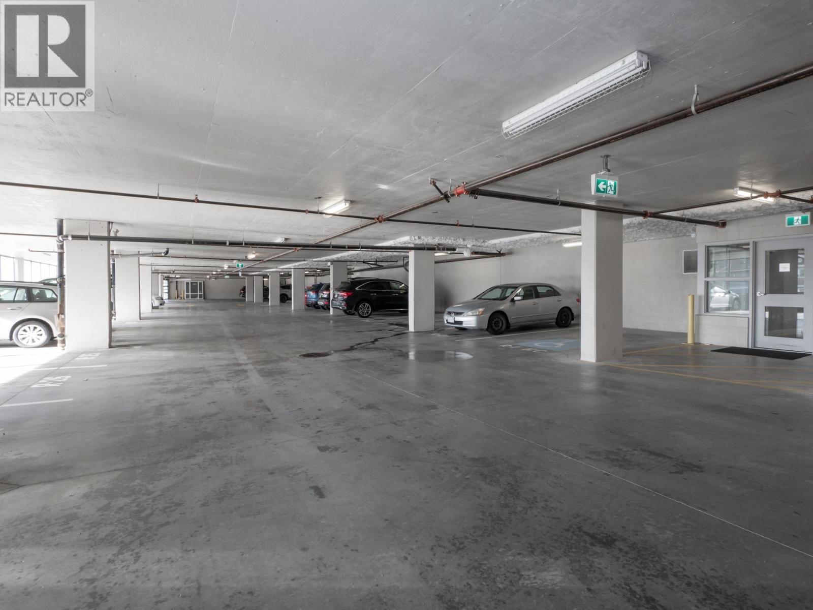 101 875 Gibsons Way, Gibsons, BC