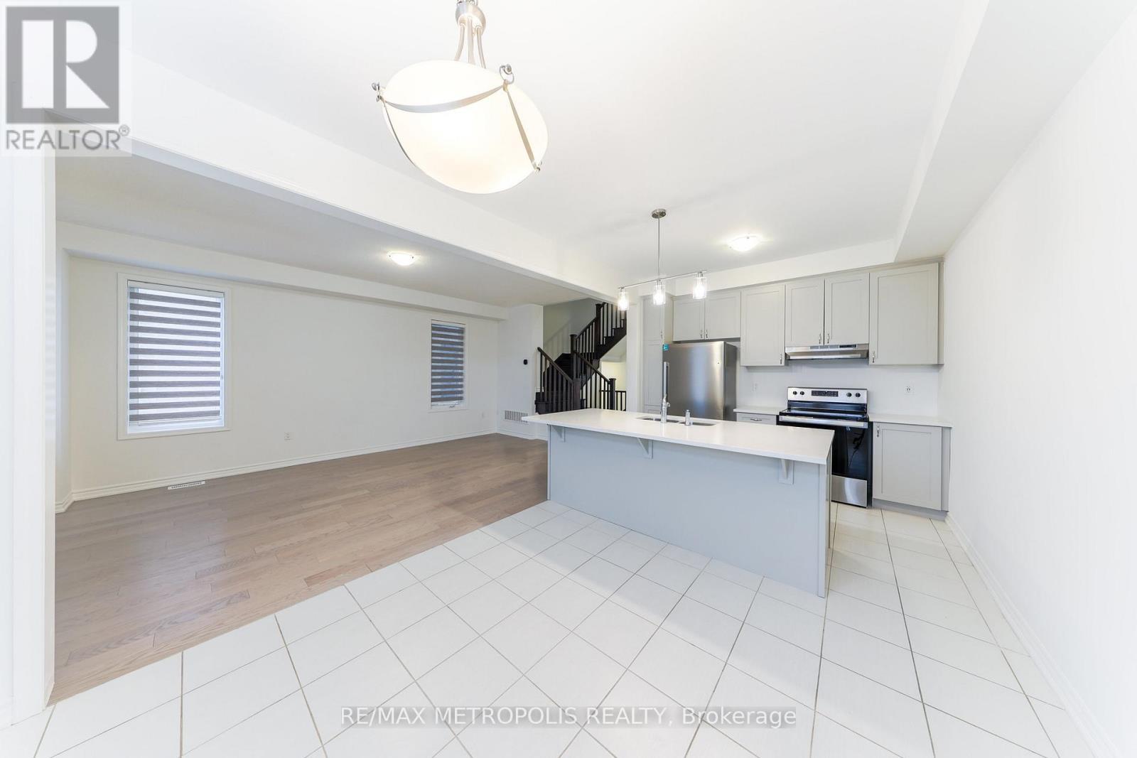 1493 Hawktail Path, Pickering, ON - Indoor Photo Showing Kitchen