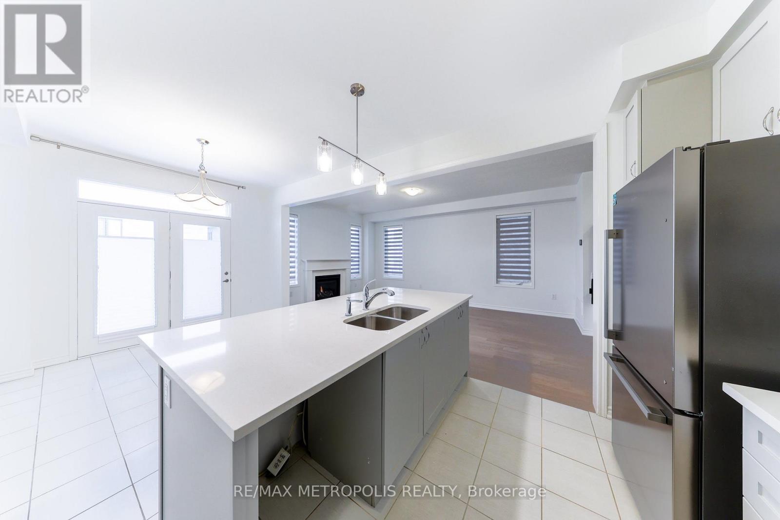 1493 Hawktail Path, Pickering, ON - Indoor Photo Showing Kitchen With Double Sink