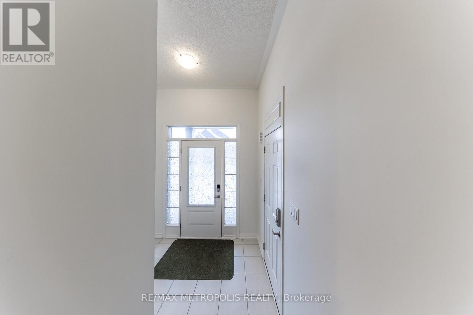 1493 Hawktail Path, Pickering, ON - Indoor Photo Showing Other Room