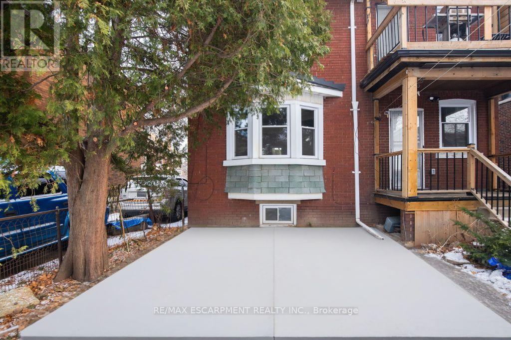 1 - 22 Prospect Street S, Hamilton, ON - Outdoor