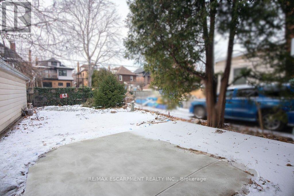 1 - 22 Prospect Street S, Hamilton, ON - Outdoor