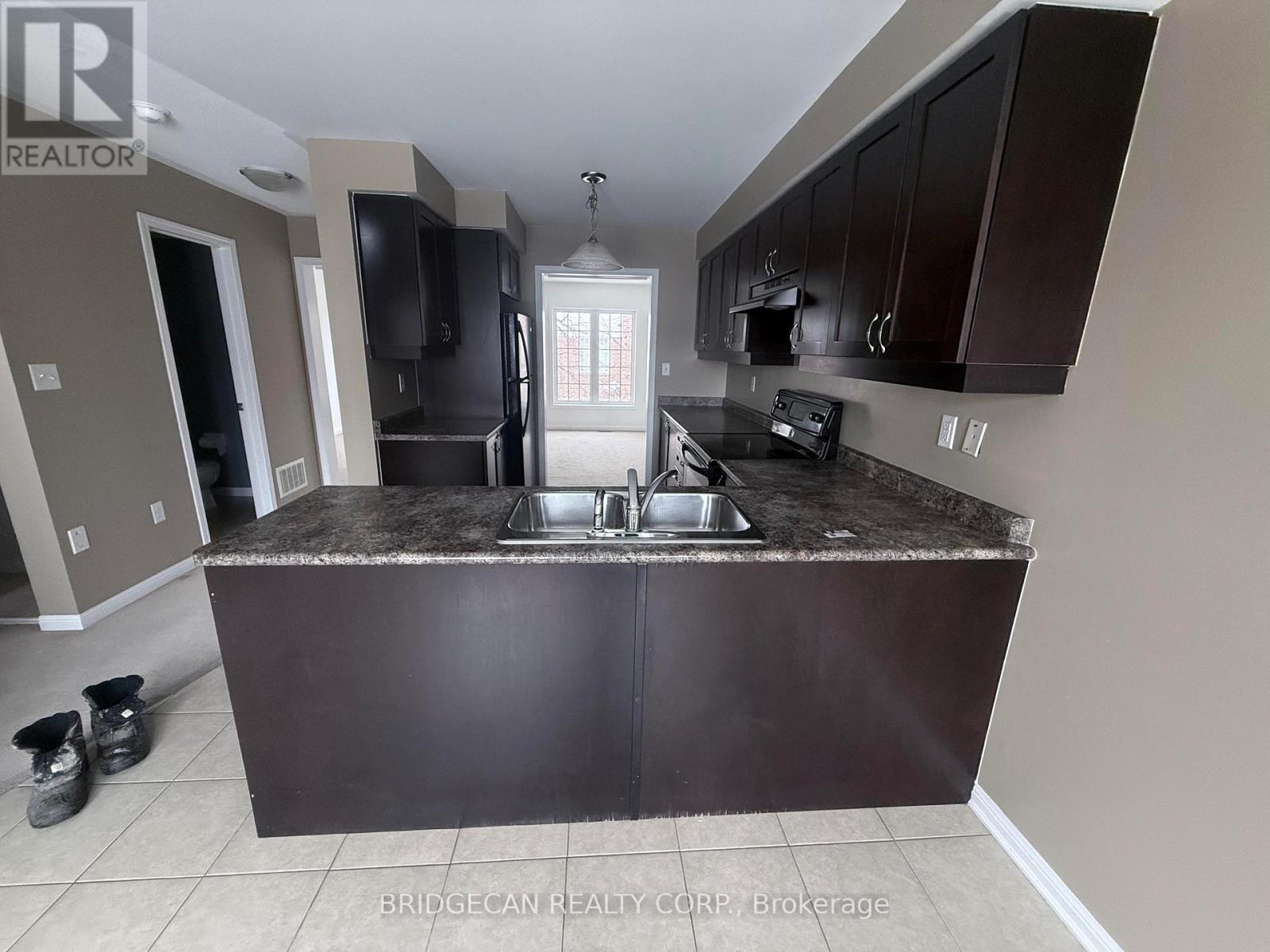 50 Emick Drive, Hamilton, ON - Indoor Photo Showing Kitchen With Double Sink