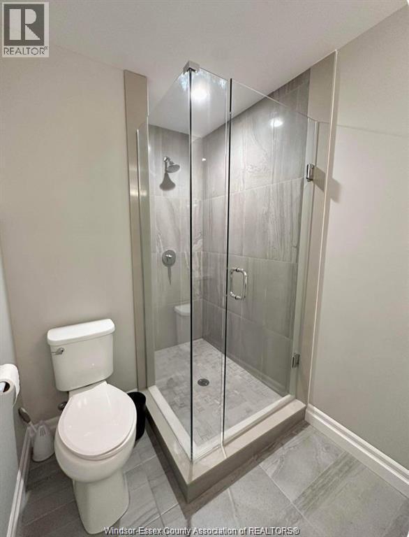 725 Brownstone Drive, Lakeshore, ON - Indoor Photo Showing Bathroom