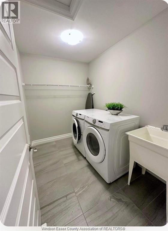 725 Brownstone Drive, Lakeshore, ON - Indoor Photo Showing Laundry Room