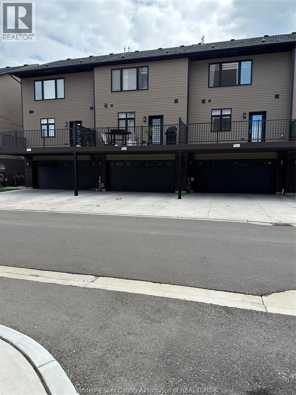 725 Brownstone Drive, Lakeshore, ON - Outdoor