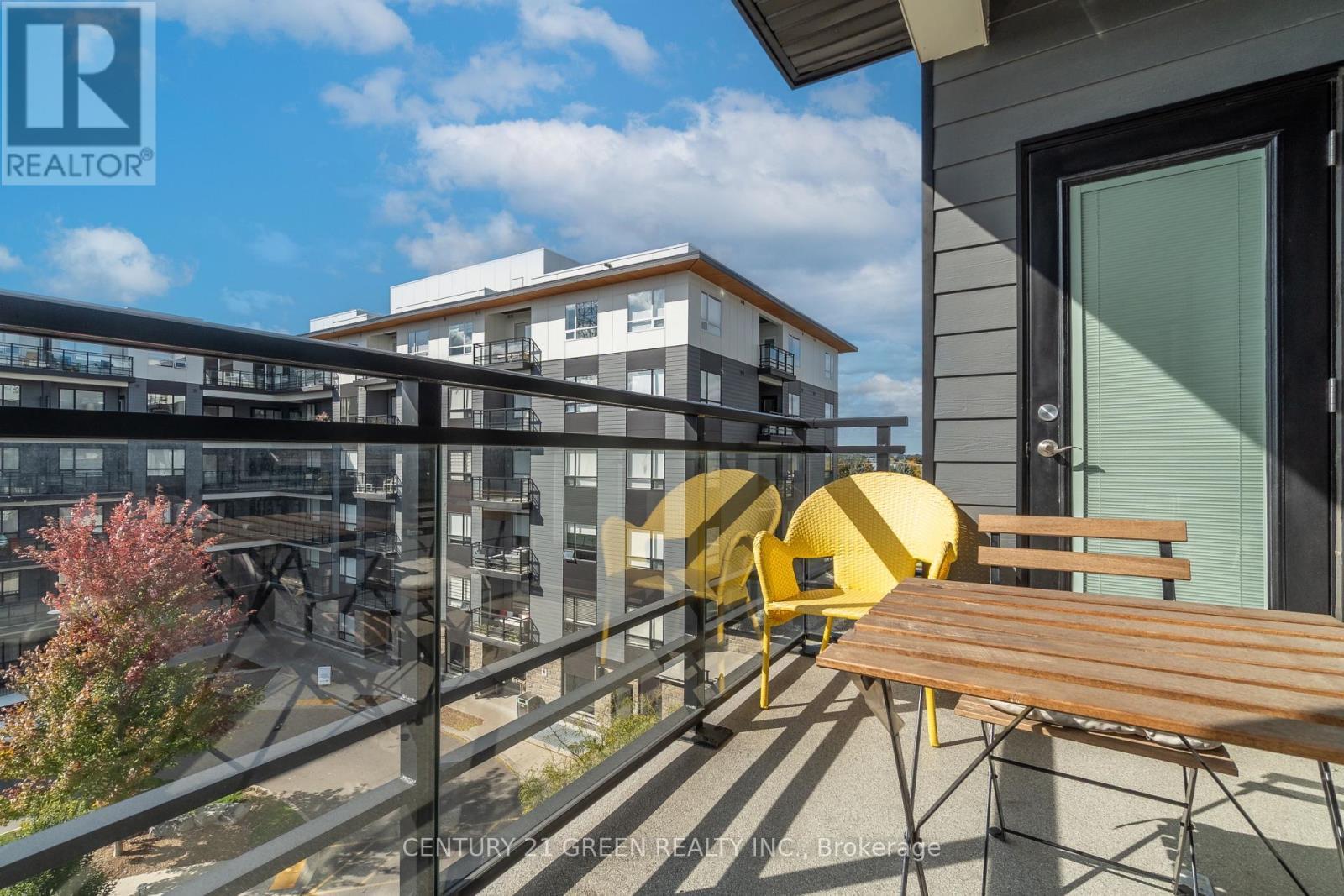 407 - 255 Northfield Drive E, Waterloo, ON - Outdoor