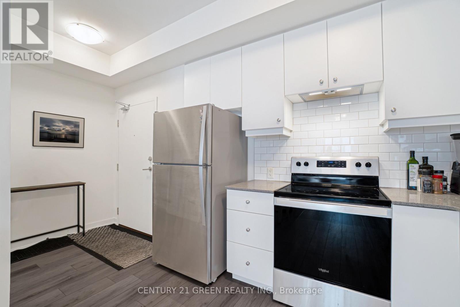 407 - 255 Northfield Drive E, Waterloo, ON - Indoor Photo Showing Kitchen With Stainless Steel Kitchen