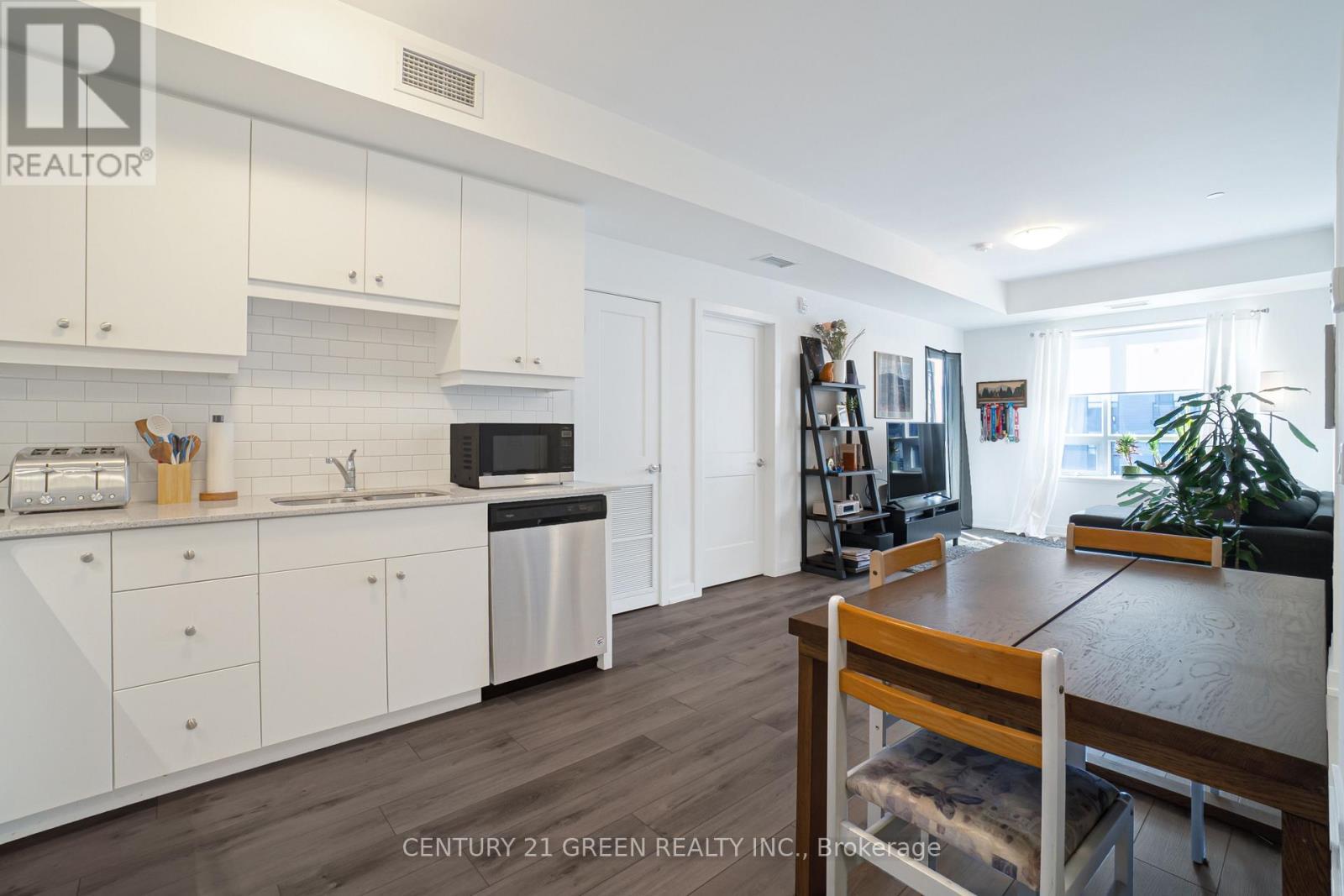 407 - 255 Northfield Drive E, Waterloo, ON - Indoor