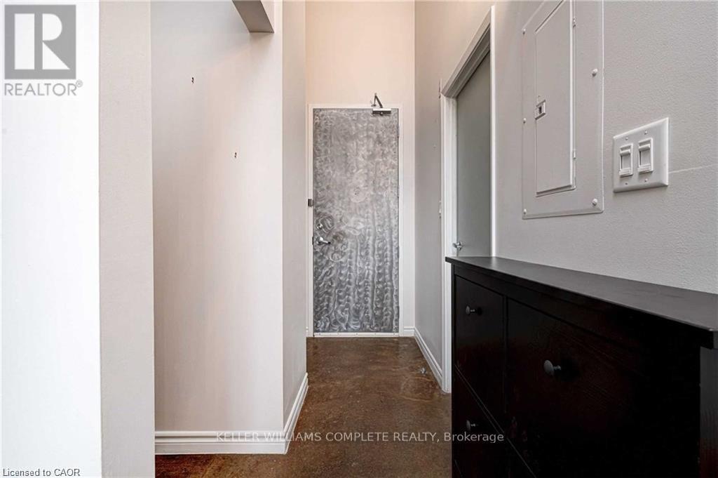 202 - 11 Rebecca Street E, Hamilton, ON - Indoor Photo Showing Other Room