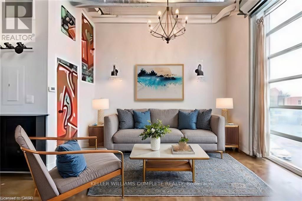 202 - 11 Rebecca Street E, Hamilton, ON - Indoor Photo Showing Living Room