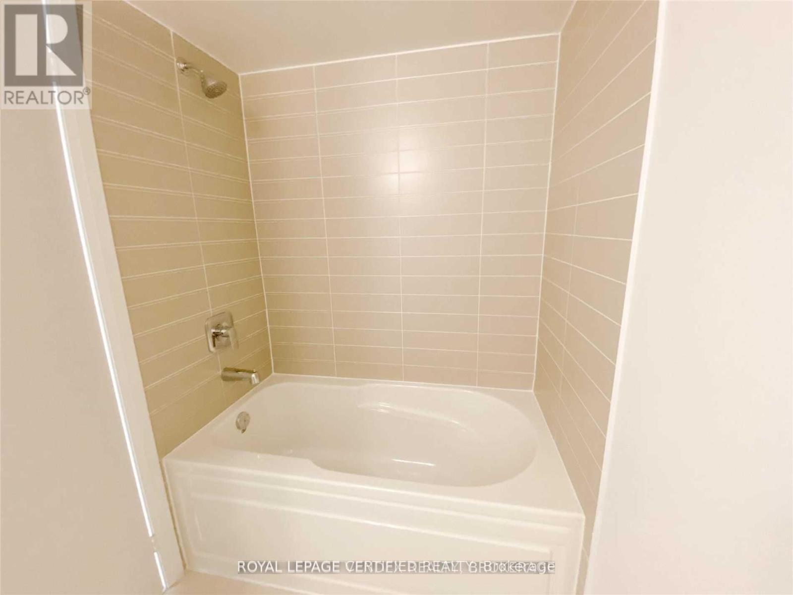 1009 - 1461 Lawrence Avenue W, Toronto, ON - Indoor Photo Showing Bathroom