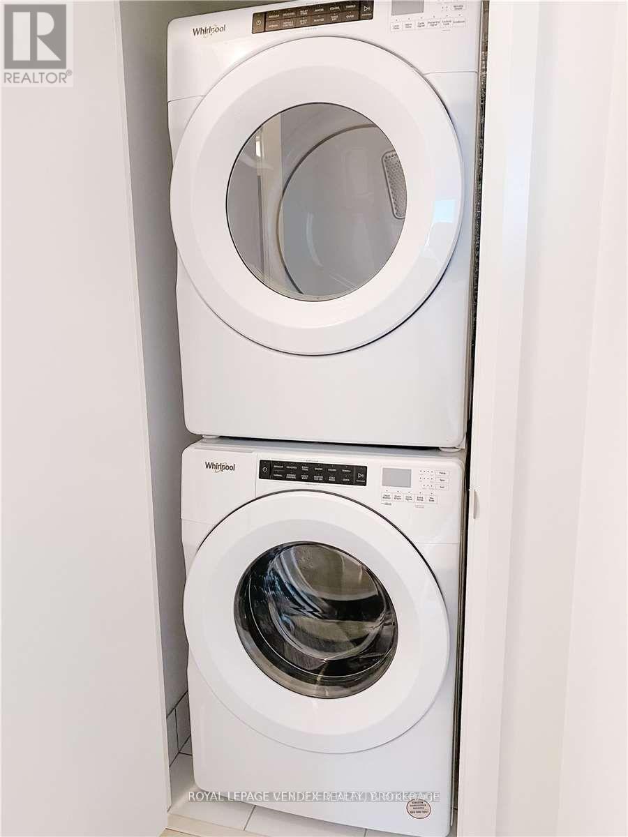 1009 - 1461 Lawrence Avenue W, Toronto, ON - Indoor Photo Showing Laundry Room