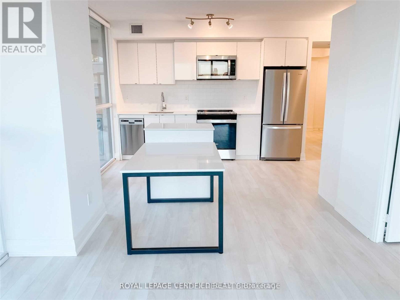 1009 - 1461 Lawrence Avenue W, Toronto, ON - Indoor Photo Showing Kitchen