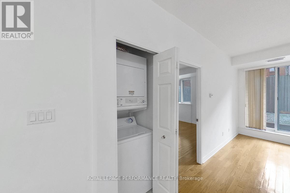 103 - 134 York Street, Ottawa, ON - Indoor Photo Showing Laundry Room