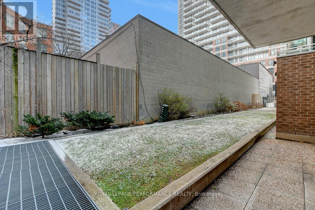 103 - 134 York Street, Ottawa, ON - Outdoor