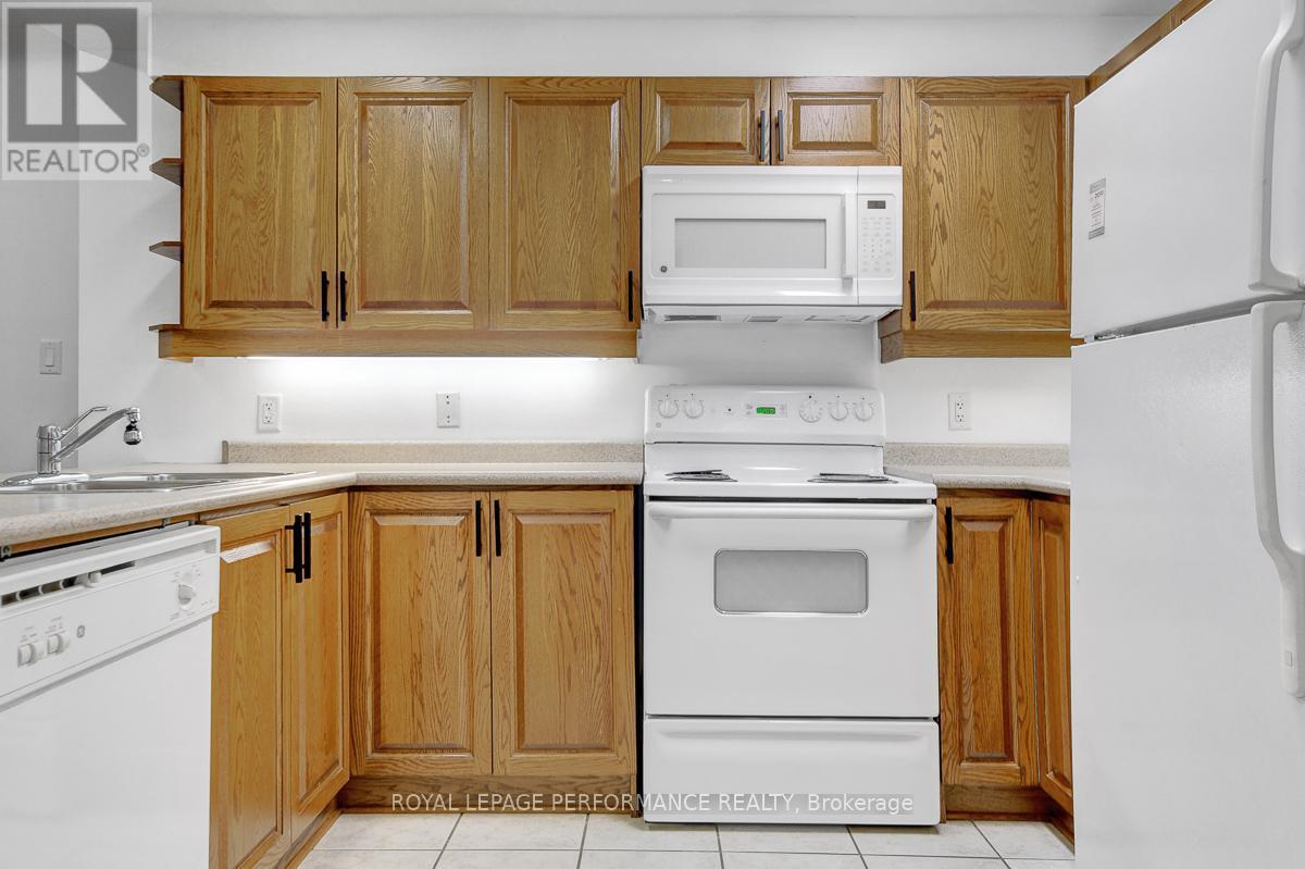 103 - 134 York Street, Ottawa, ON - Indoor Photo Showing Kitchen