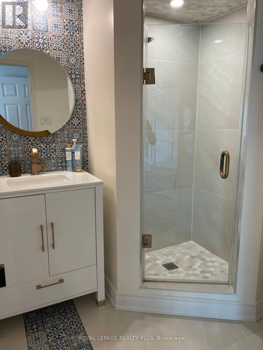 38C Shank Street, Toronto, ON - Indoor Photo Showing Bathroom