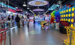 340 YONGE STREET Toronto, ON M5B 1R8