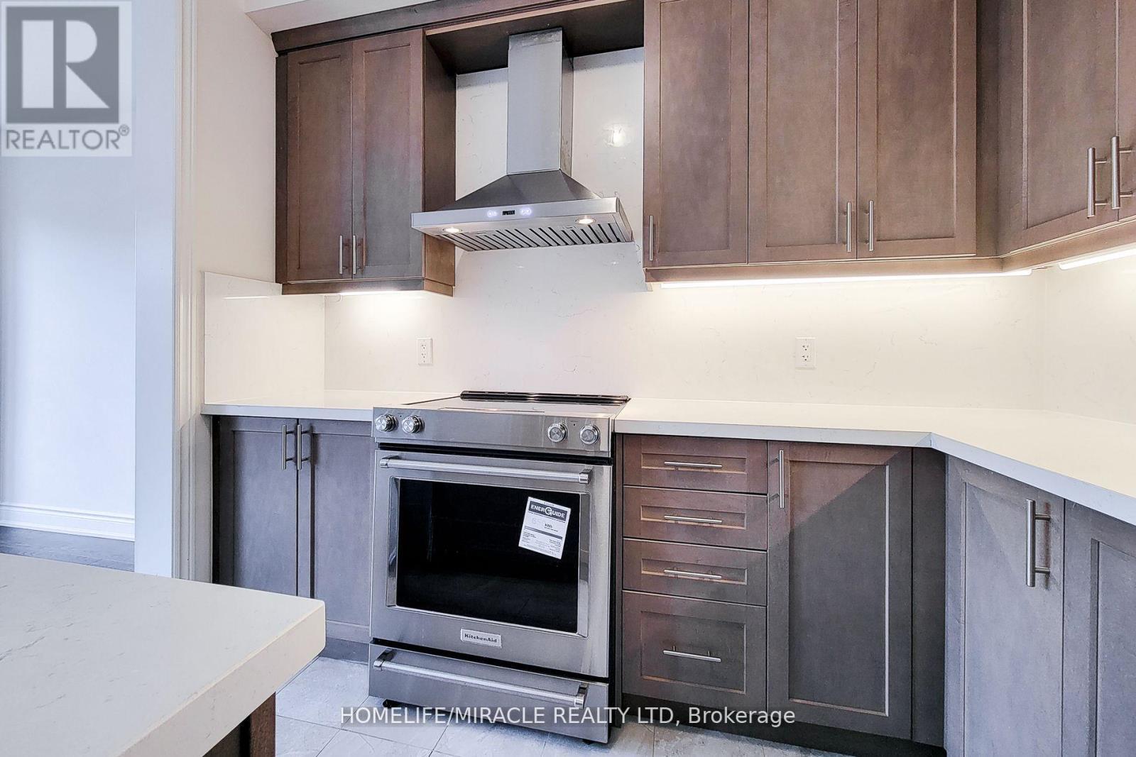 1101 Garner Road, Hamilton, ON - Indoor Photo Showing Kitchen