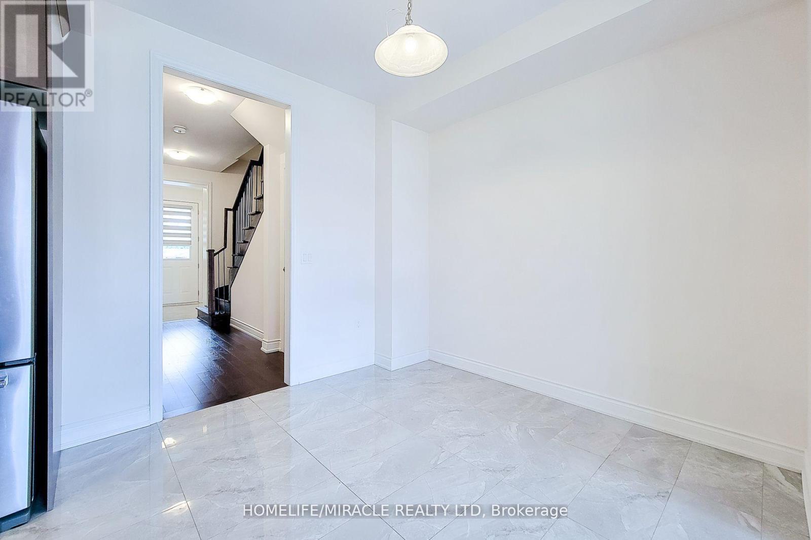 1101 Garner Road, Hamilton, ON - Indoor Photo Showing Other Room