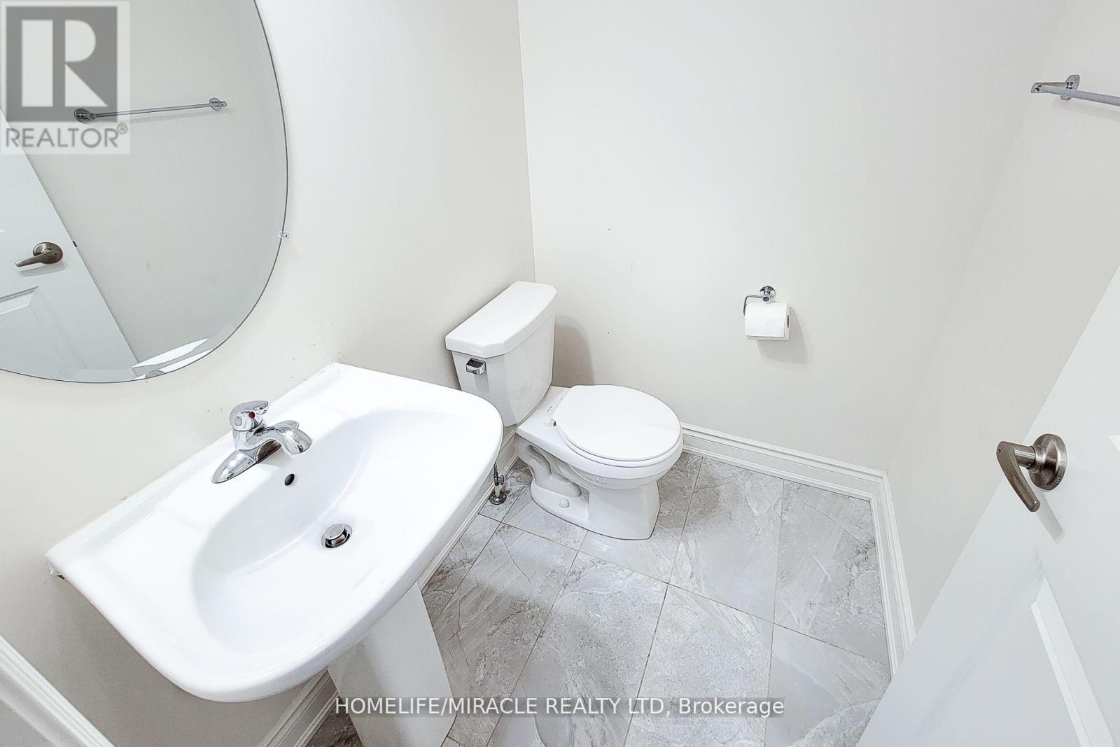 1101 Garner Road, Hamilton, ON - Indoor Photo Showing Bathroom