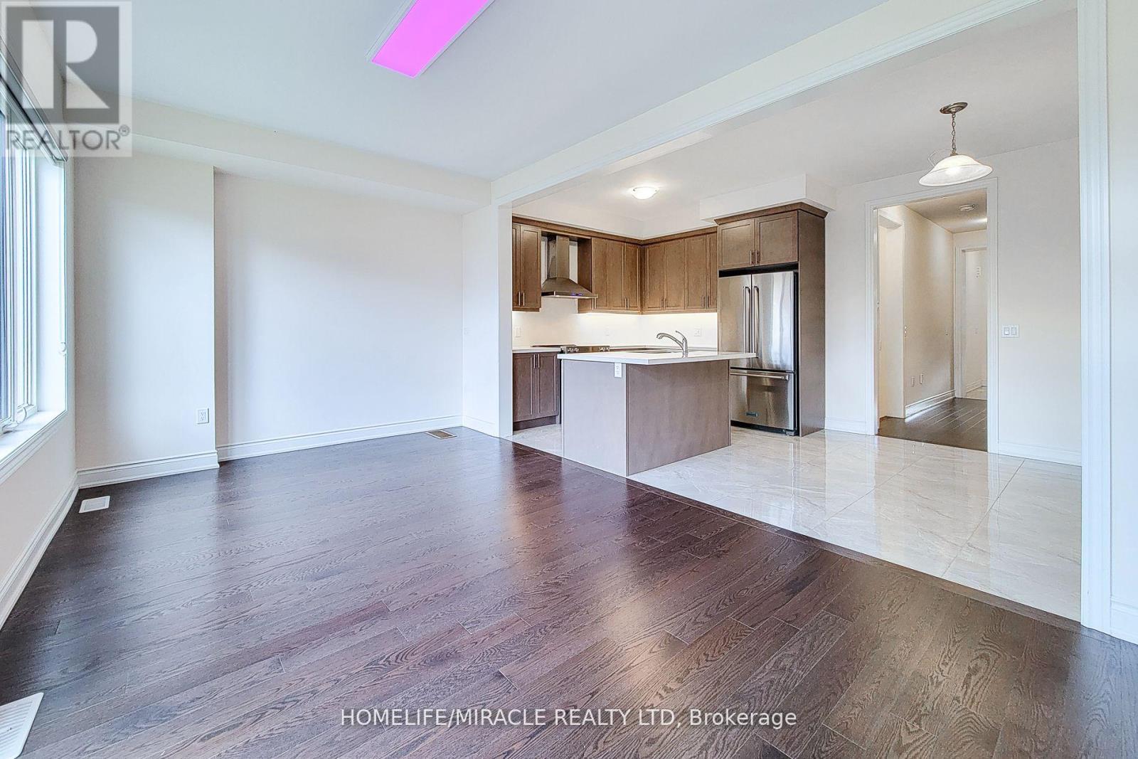 1101 Garner Road, Hamilton, ON - Indoor Photo Showing Kitchen