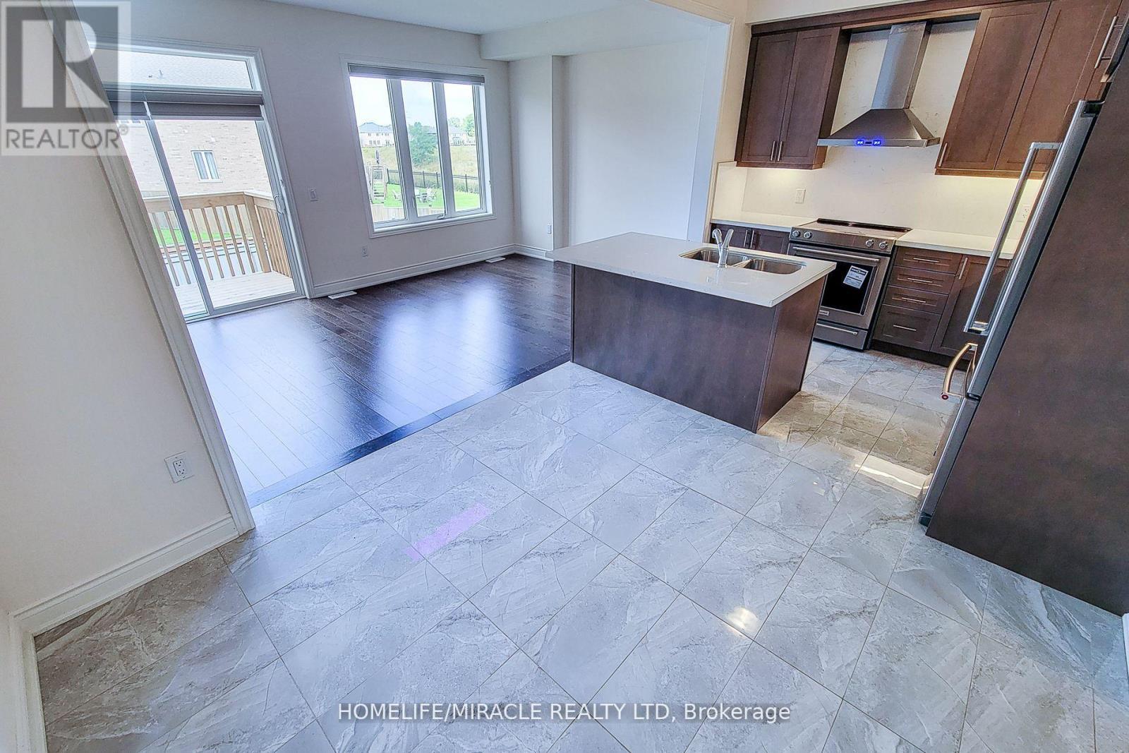 1101 Garner Road, Hamilton, ON - Indoor Photo Showing Kitchen