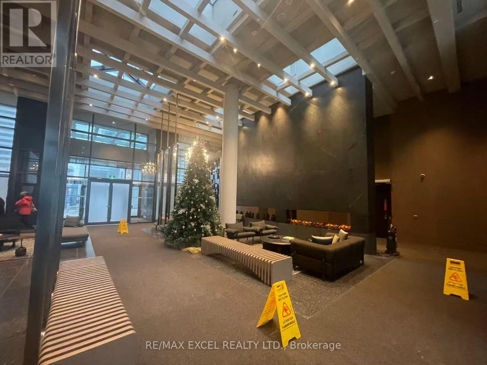 4006 - 8 Interchange Way, Vaughan, ON - Indoor Photo Showing Other Room