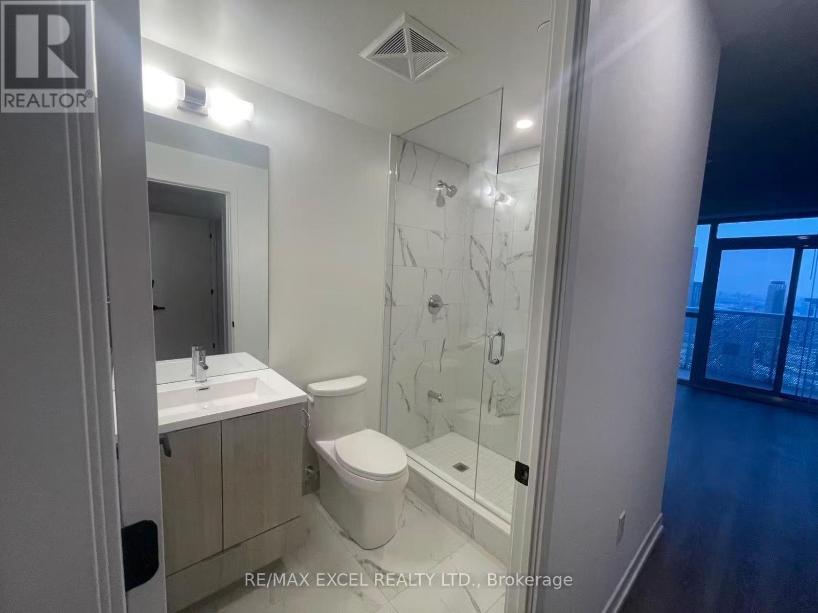 4006 - 8 Interchange Way, Vaughan, ON - Indoor Photo Showing Bathroom