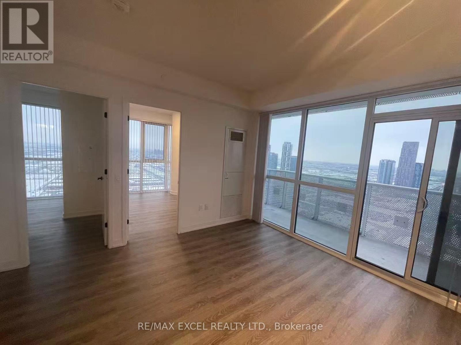 4006 - 8 Interchange Way, Vaughan, ON - Indoor Photo Showing Other Room