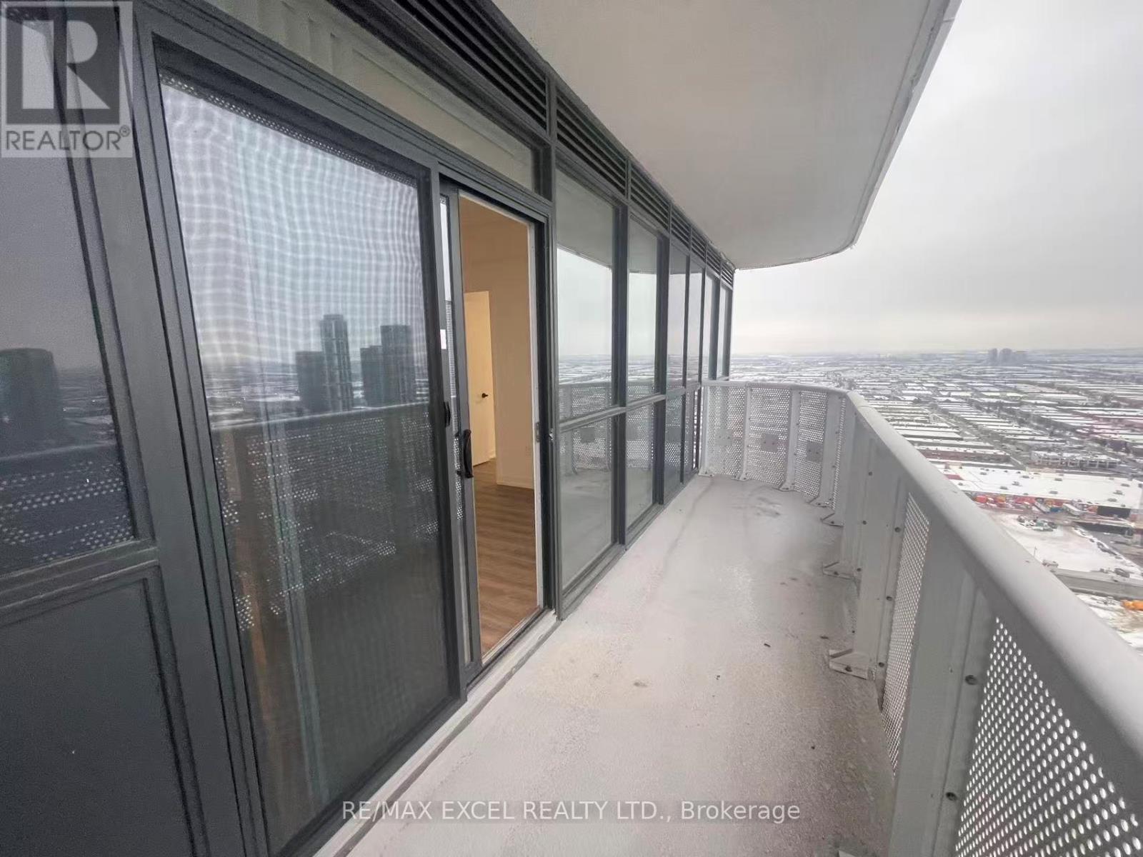 4006 - 8 Interchange Way, Vaughan, ON - Outdoor With Balcony With Exterior
