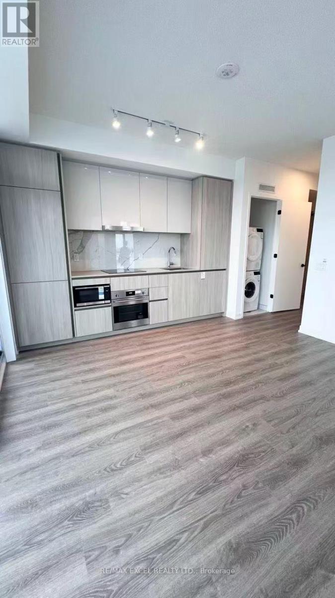 4006 - 8 Interchange Way, Vaughan, ON - Indoor Photo Showing Kitchen
