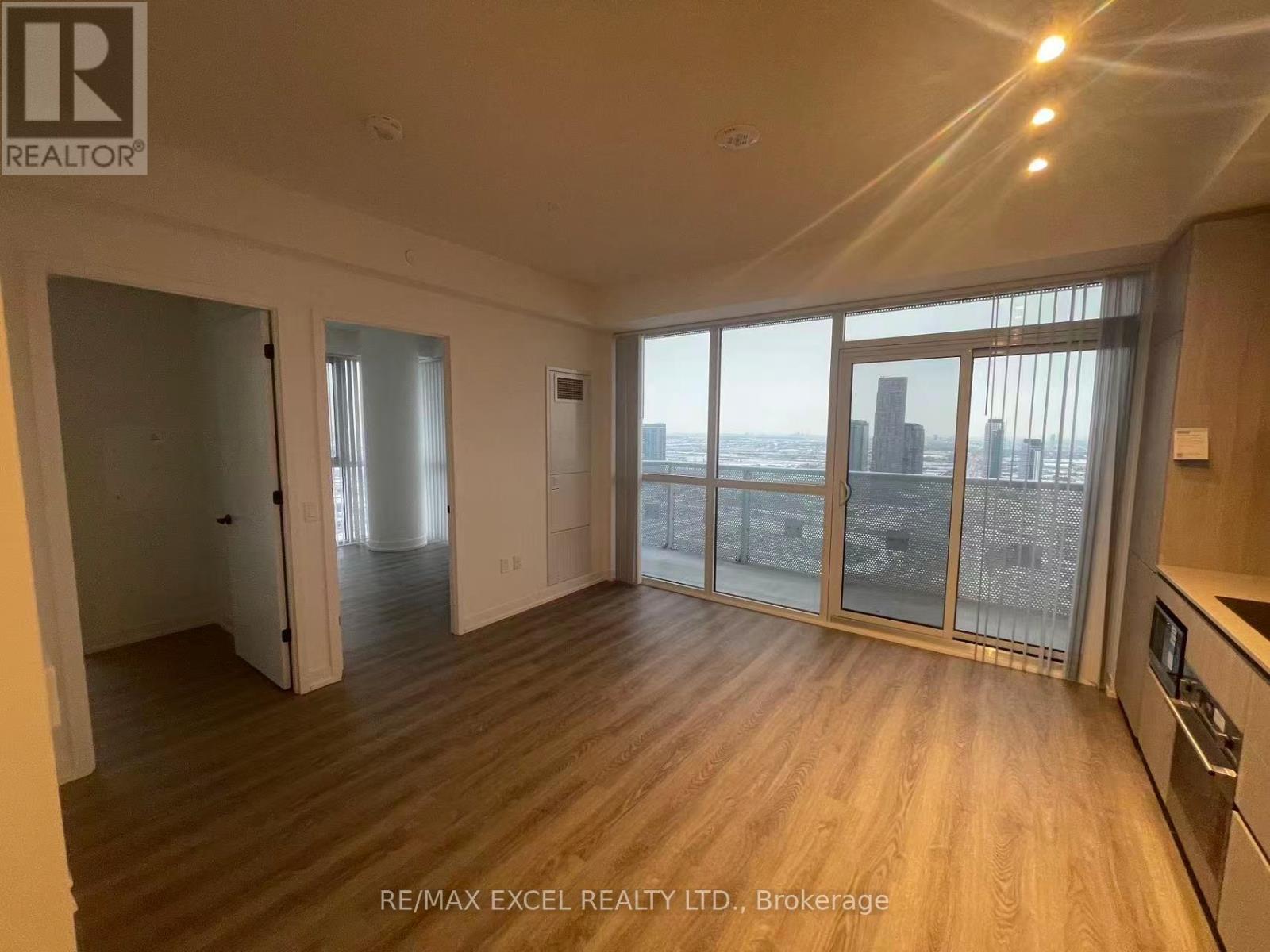 4006 - 8 Interchange Way, Vaughan, ON - Indoor Photo Showing Other Room