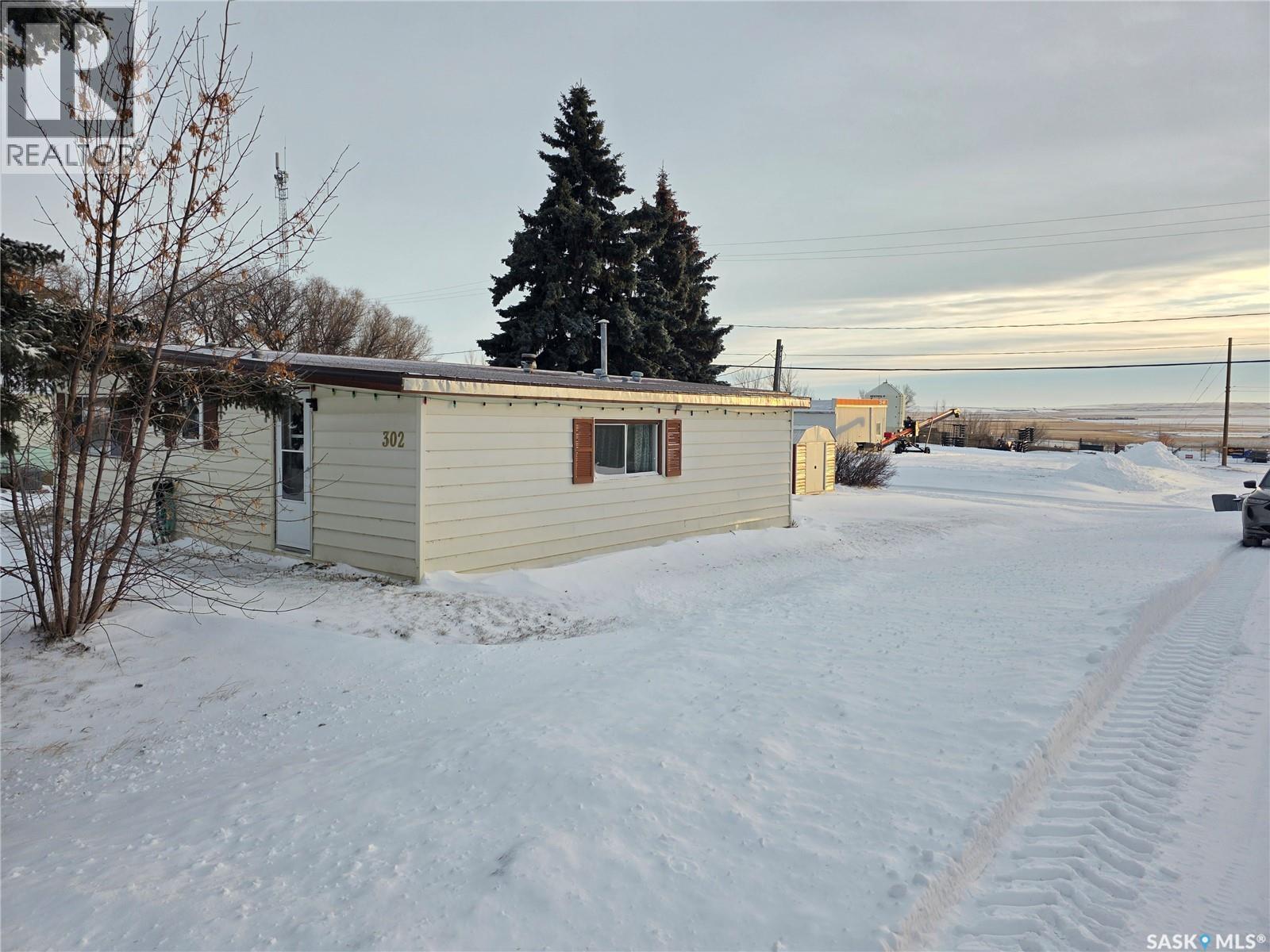 302 1St Avenue N, Beechy, SK