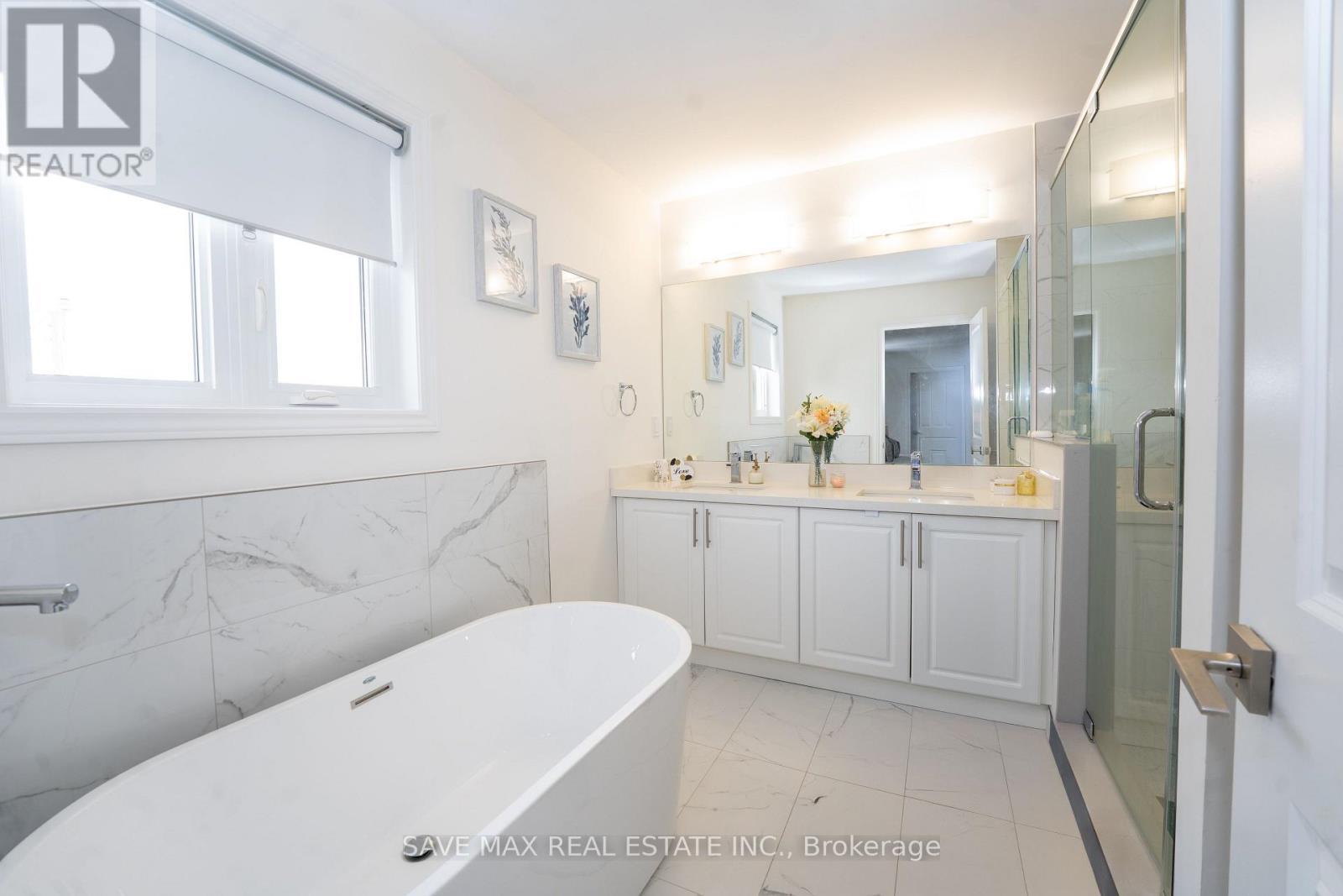 11 Peterson Street, Blandford-Blenheim, ON - Indoor Photo Showing Bathroom