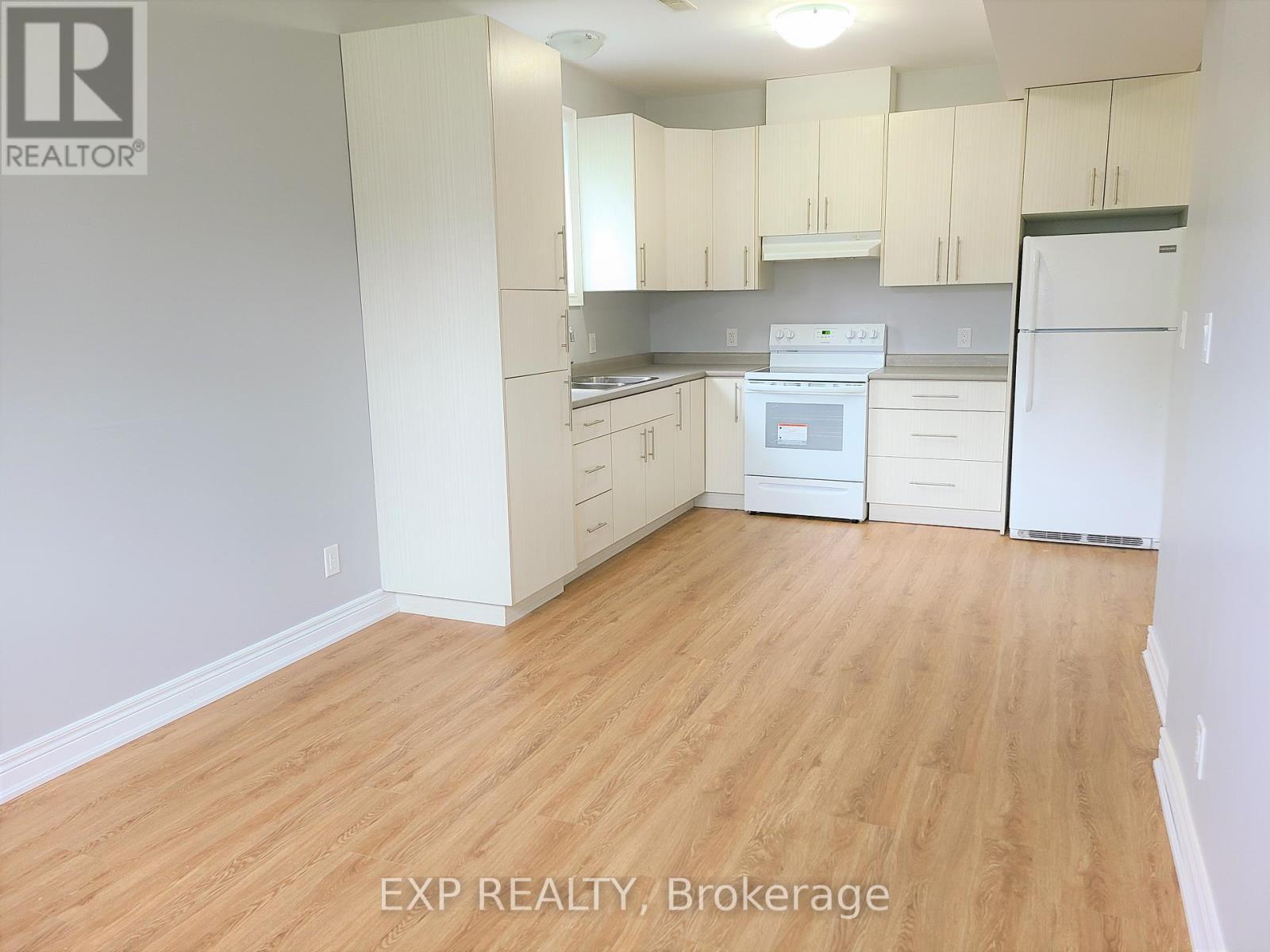 Lower - 11 Donald Avenue, Welland, ON - Indoor Photo Showing Kitchen