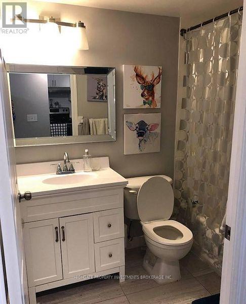 201 - 22 Olive Avenue, Toronto, ON - Indoor Photo Showing Bathroom