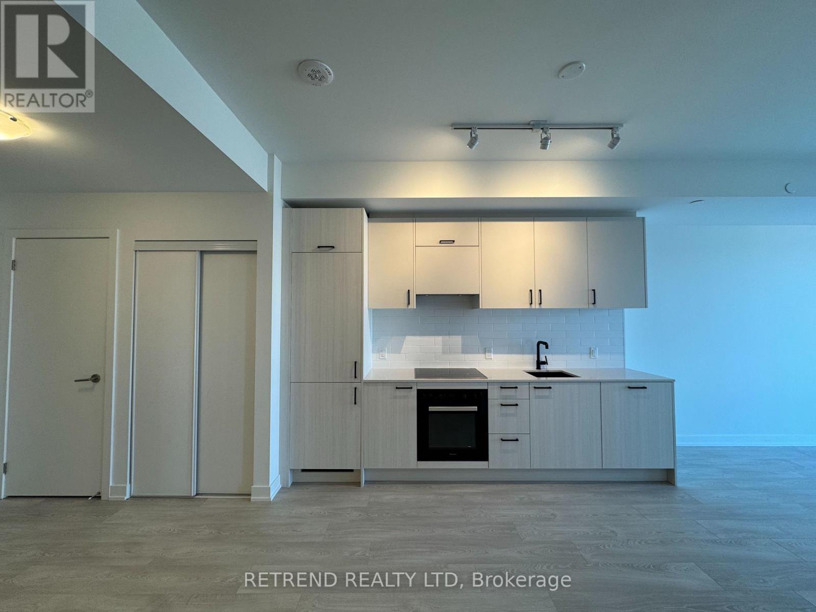 218 - 1 Kyle Lowry Road, Toronto, ON - Indoor Photo Showing Kitchen