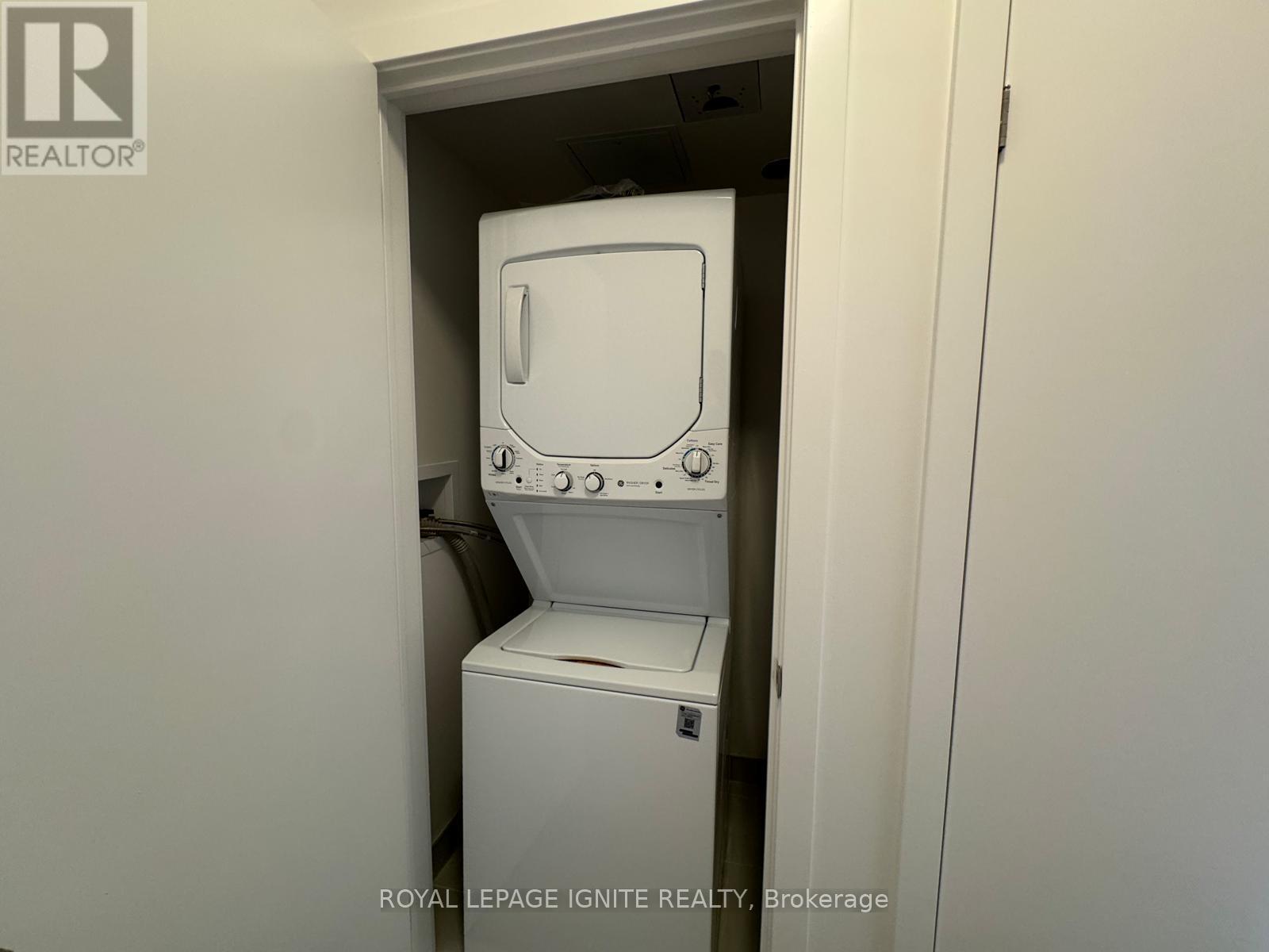 1201 - 55 Clarington Boulevard, Clarington, ON - Indoor Photo Showing Laundry Room