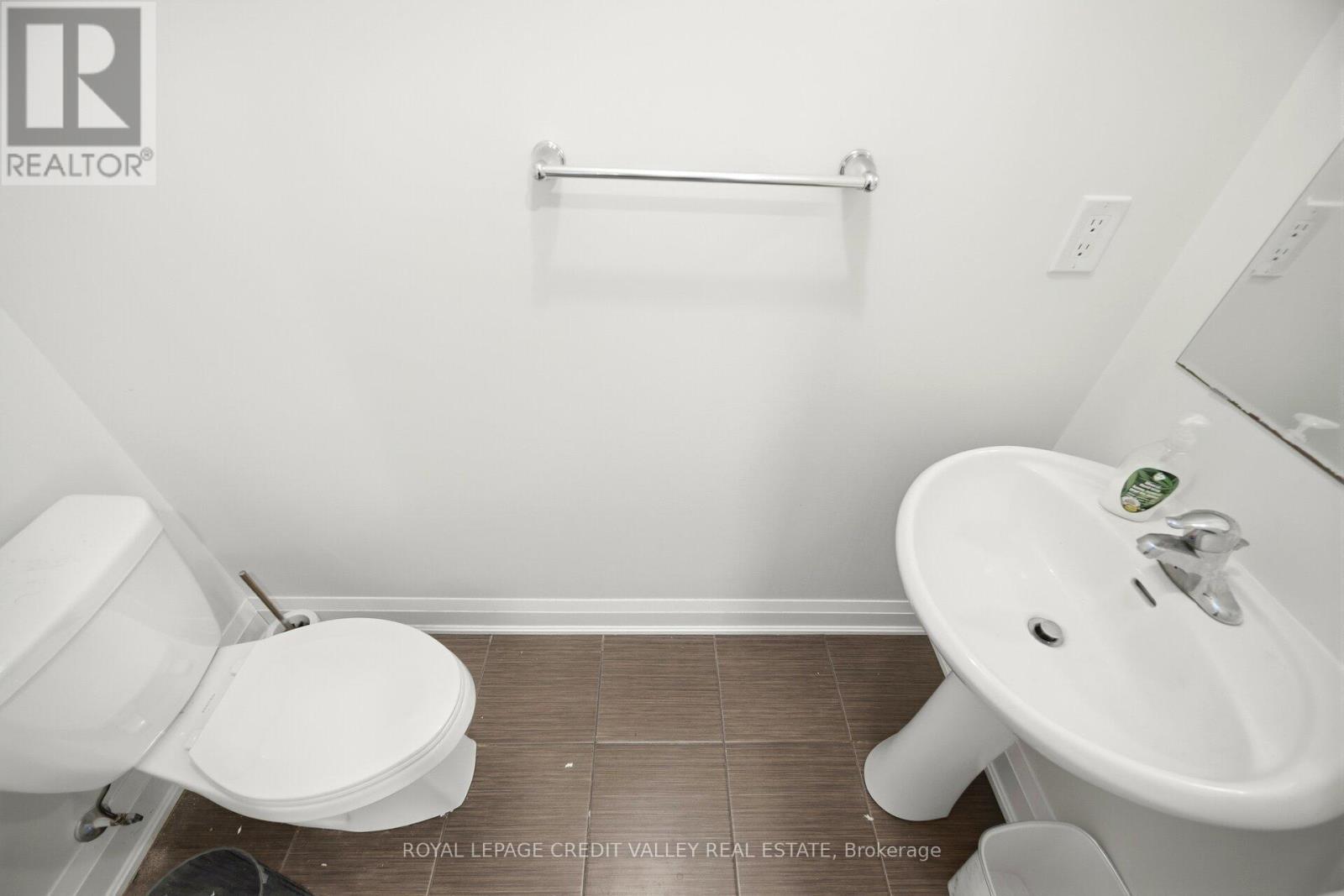 565 Goldenrod Lane, Kitchener, ON - Indoor Photo Showing Bathroom