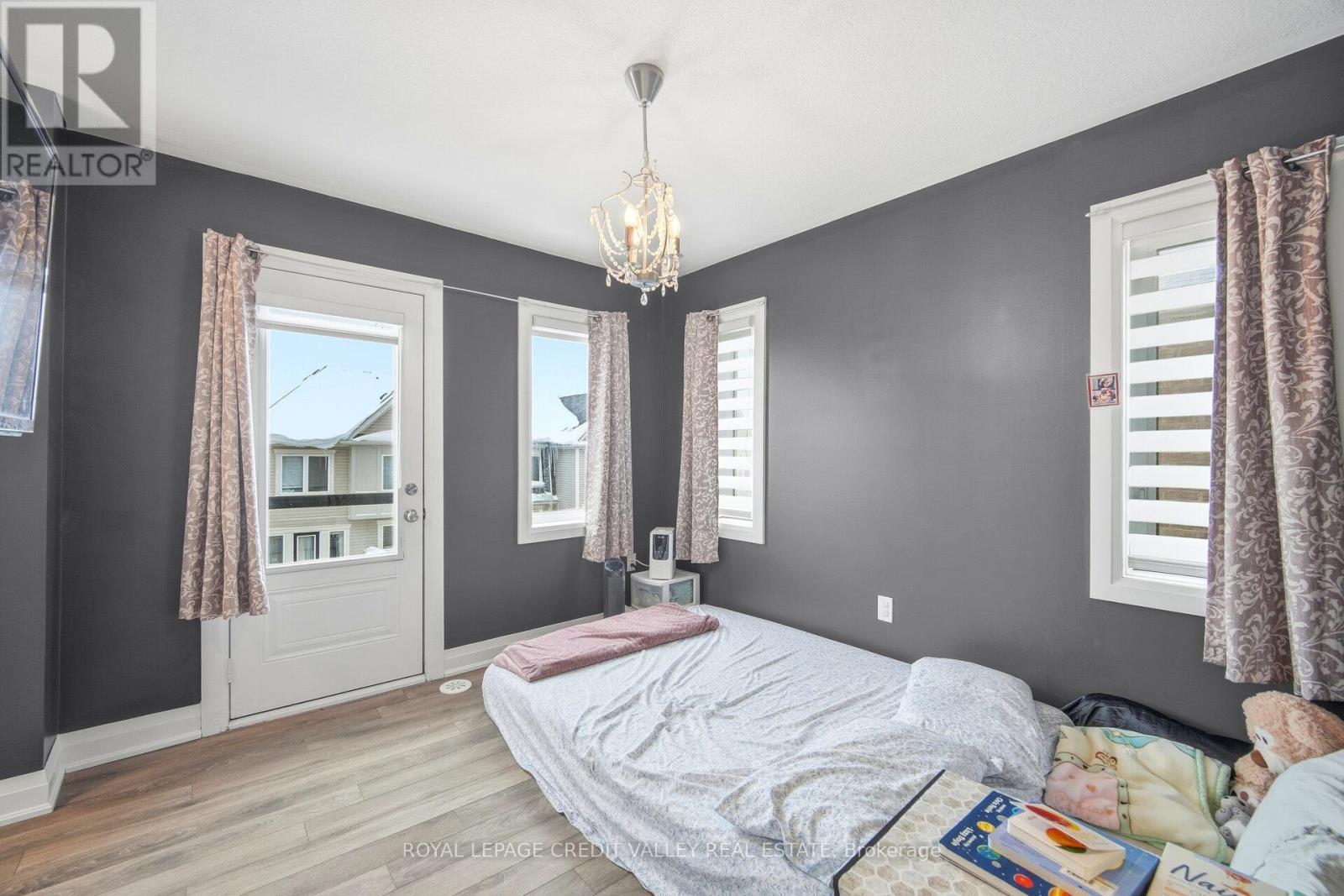 565 Goldenrod Lane, Kitchener, ON - Indoor Photo Showing Bedroom