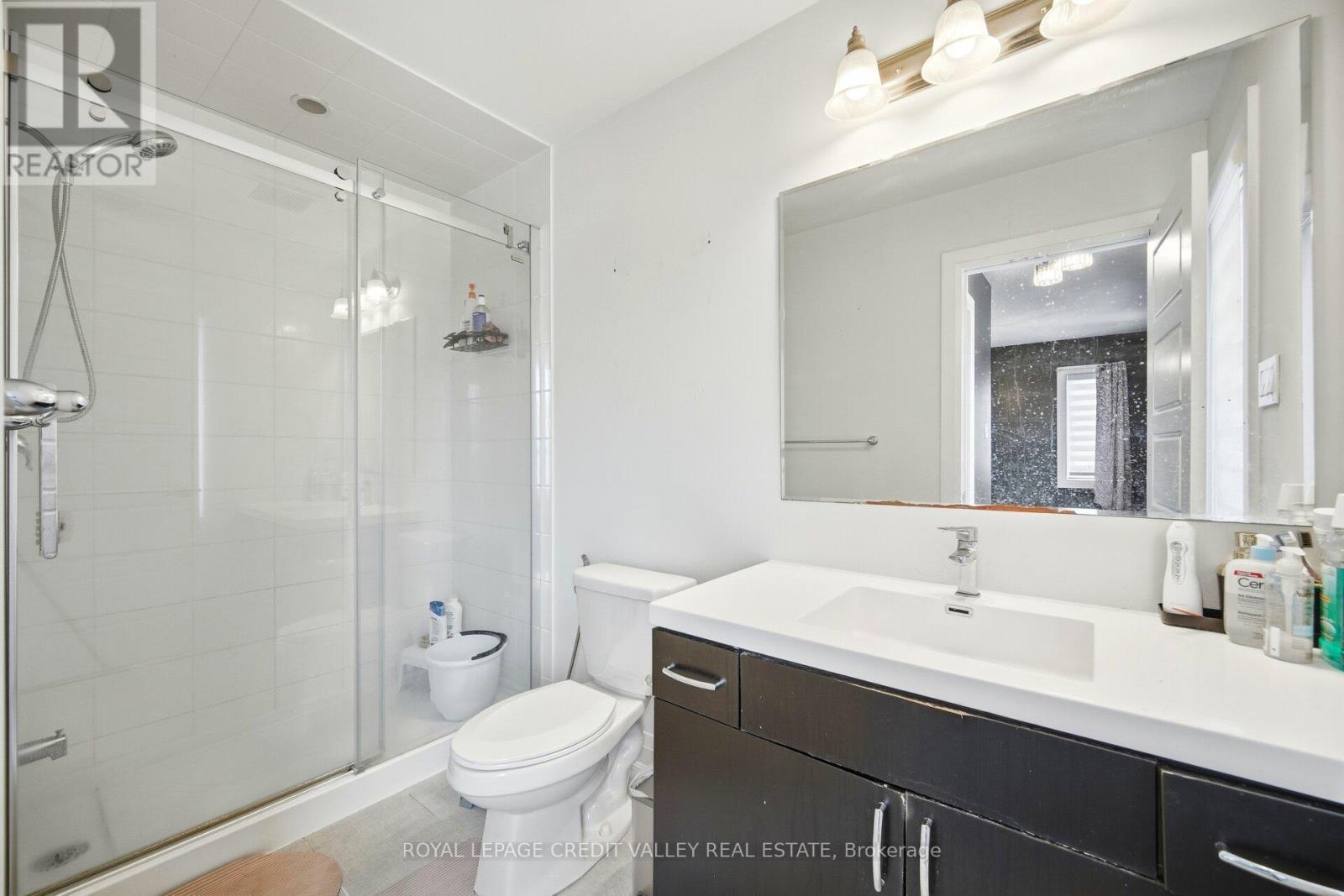 565 Goldenrod Lane, Kitchener, ON - Indoor Photo Showing Bathroom