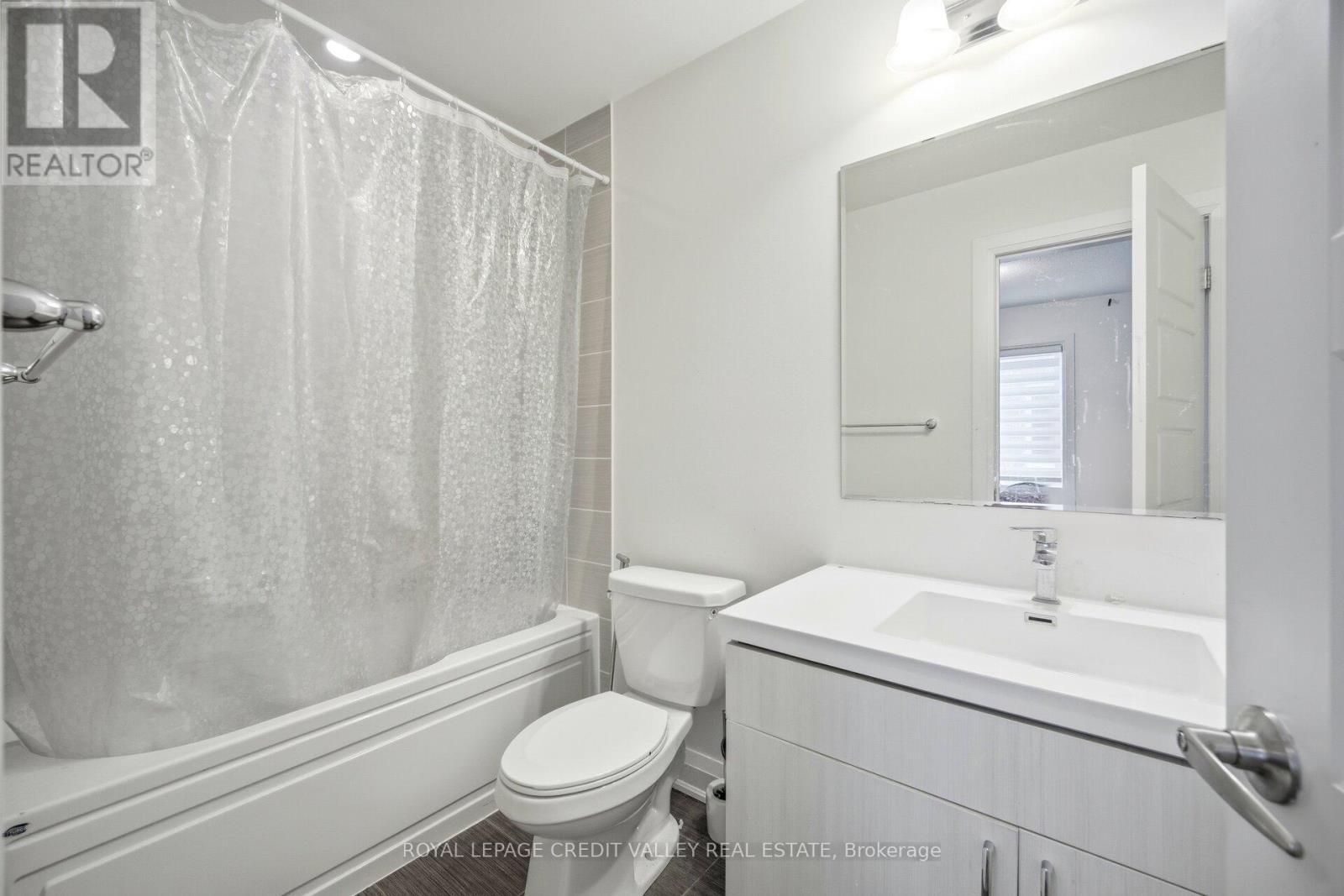 565 Goldenrod Lane, Kitchener, ON - Indoor Photo Showing Bathroom