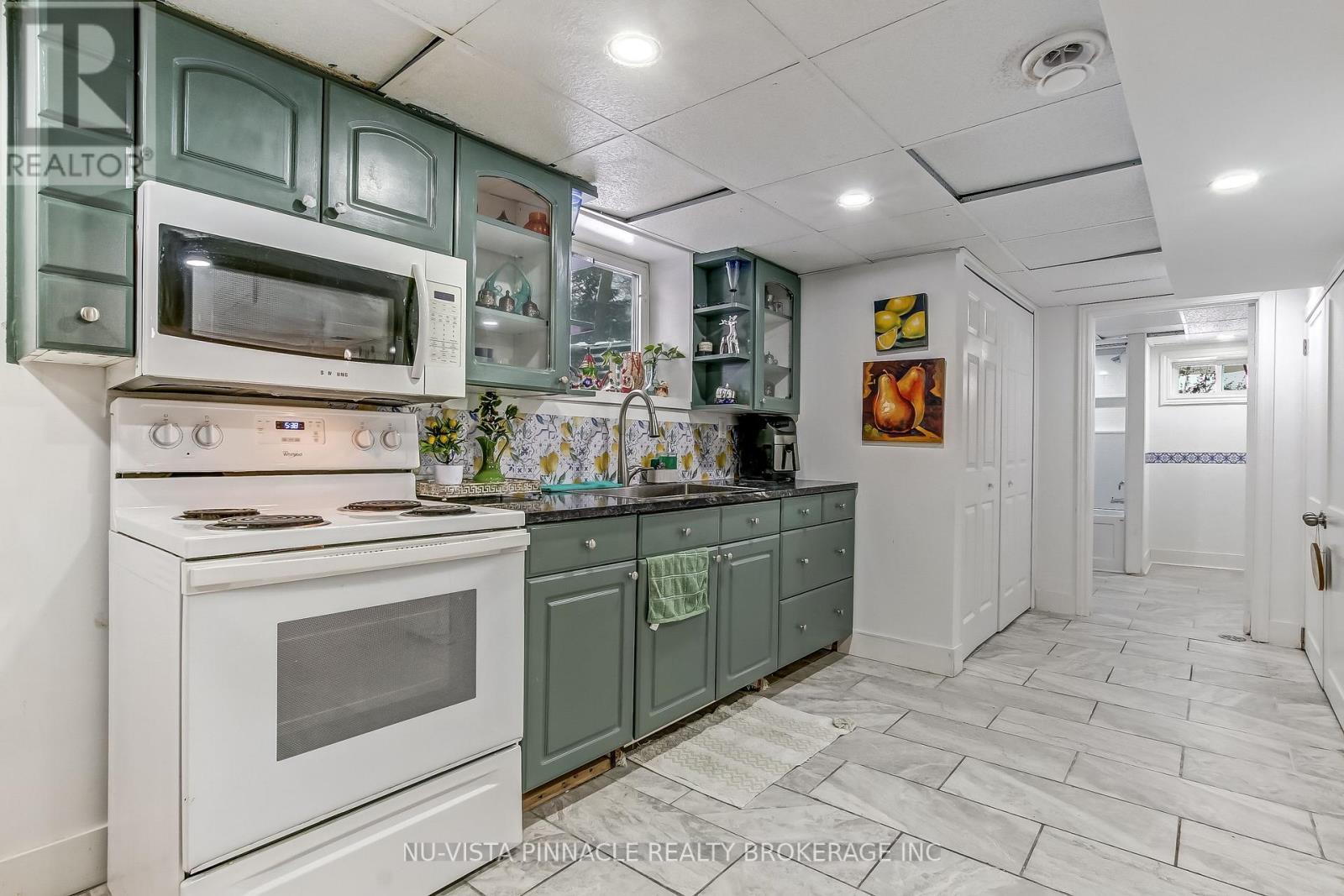 59 Thorncrest Crescent, London South (South D), ON - Indoor Photo Showing Kitchen