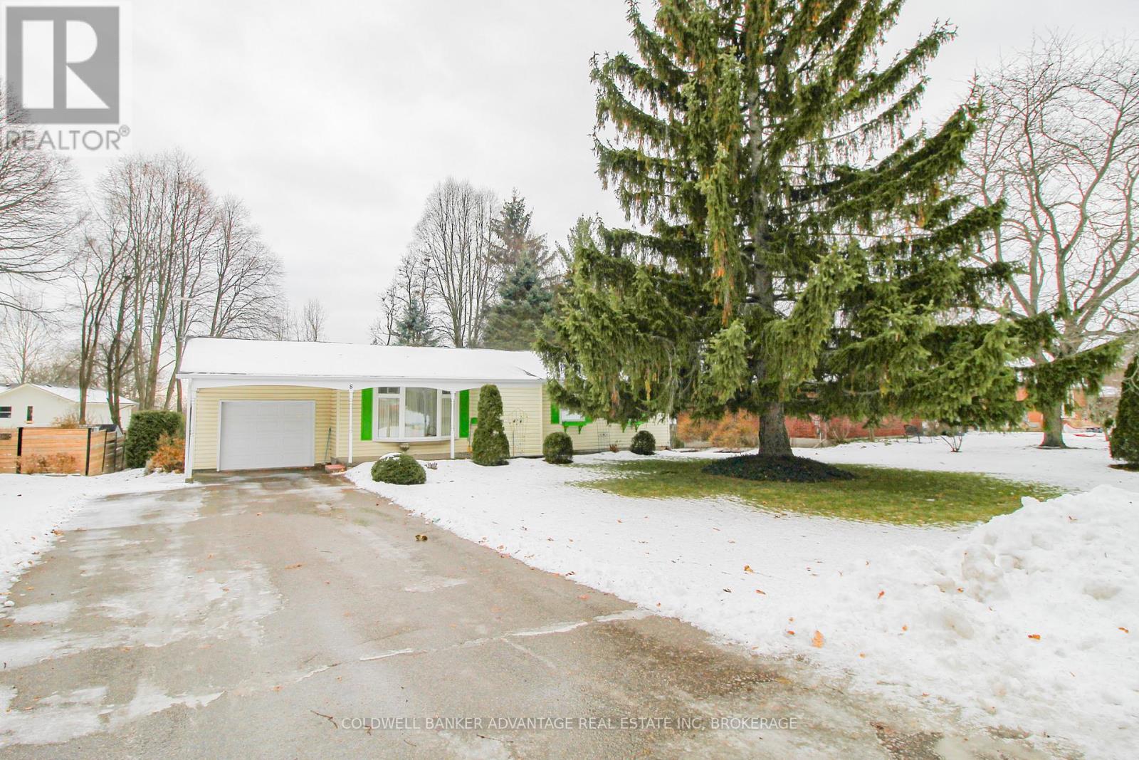 8 Bigelow Crescent, Pelham (Fonthill), ON - Outdoor