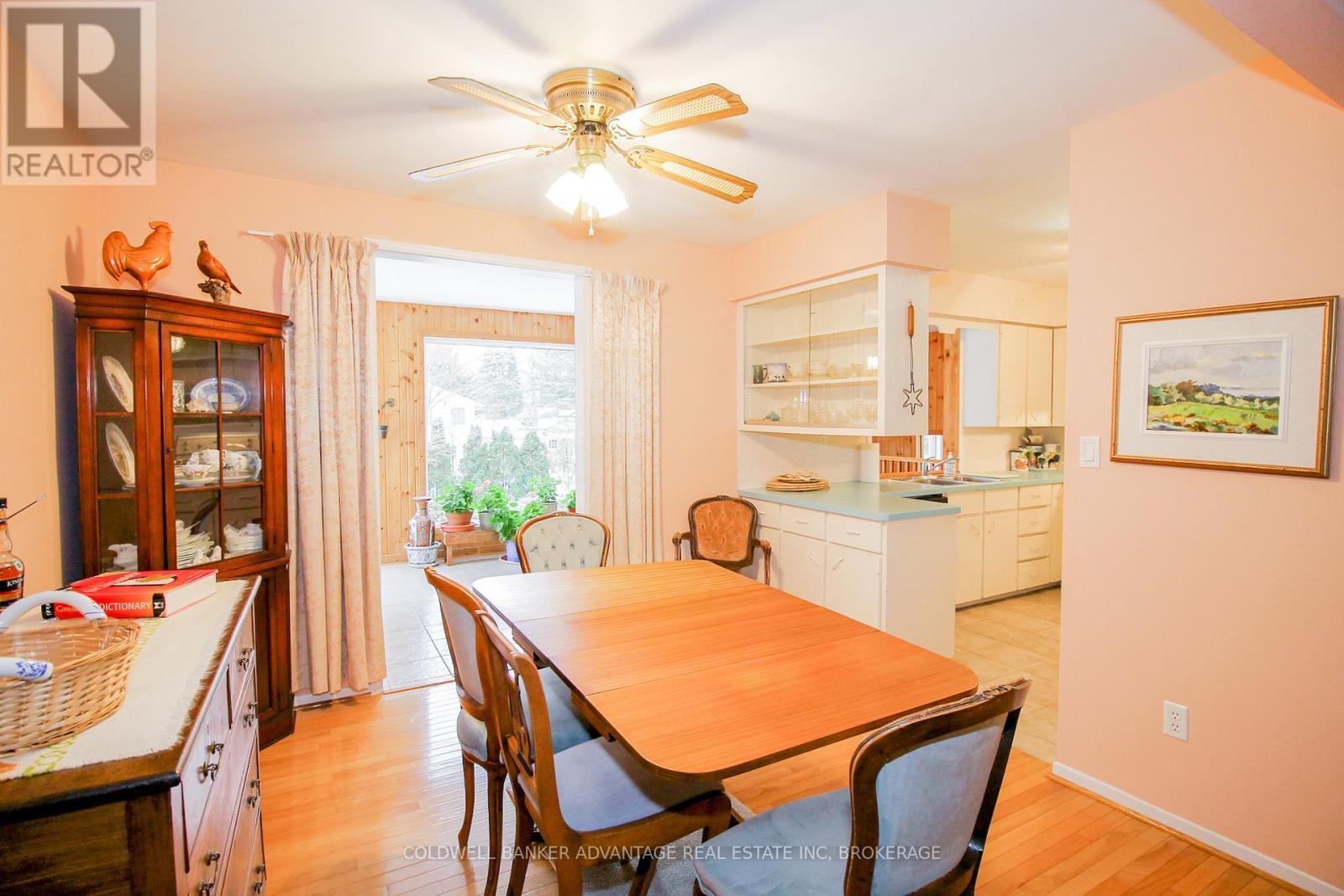 8 Bigelow Crescent, Pelham (Fonthill), ON - Indoor Photo Showing Dining Room